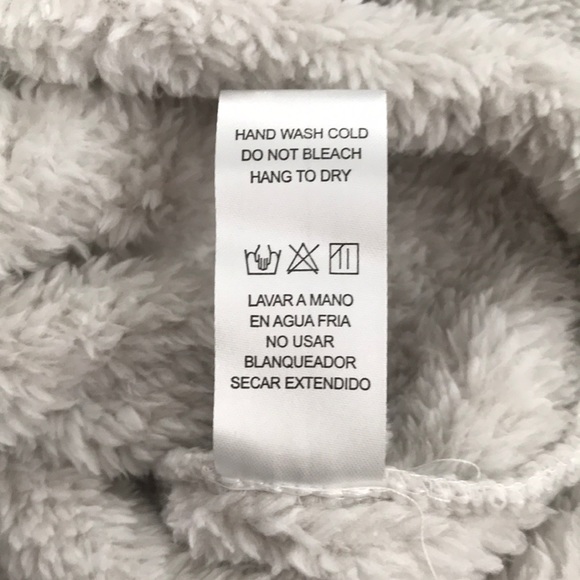 LAST ONE!! Grey Fuzzy Two Toned Zip Up Fleece - Picture 8 of 8